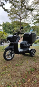 Scooter électrique à trois roues pour le transport de nourriture et de pizzas, moto avec boîte pour la livraison - Product Image 4