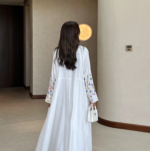 Abaya en polyester brodée de fleurs blanches LEDUO avec ourlet évasé et foulard assorti, style ethnique fait main pour femme, collection printemps - Product Image 3
