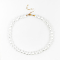 Collier pour femme en fausses perles, tendance, blanc crème, perles rondes brillantes, fermoir doré, réglable, cadeau