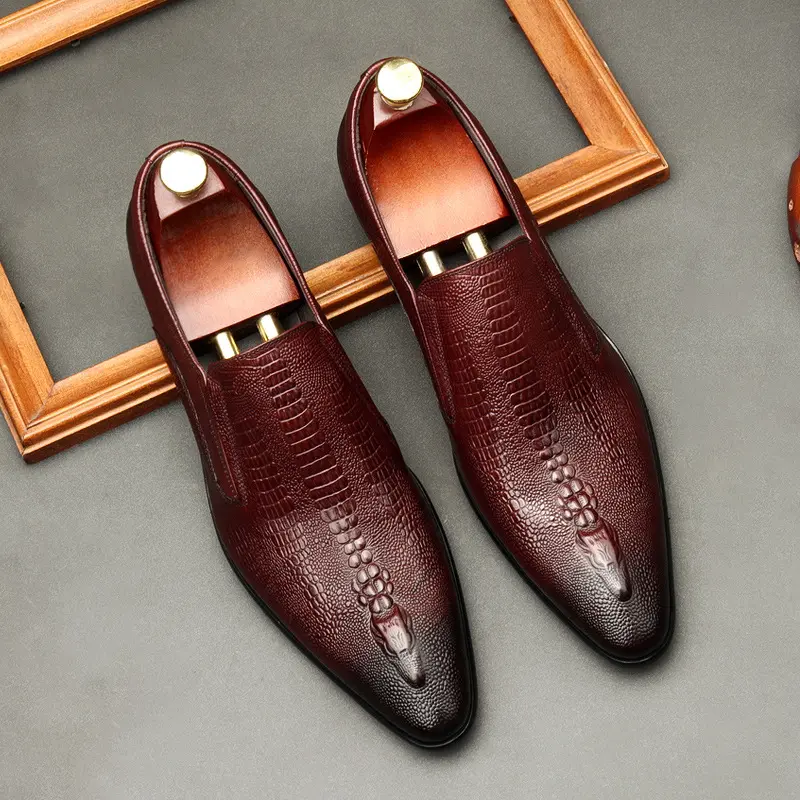 Wholesale pointed Leather Men's shoes crocodile fashion leisure British fashion business shoes
