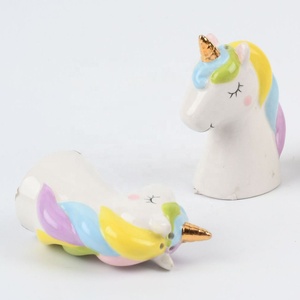 Prix d'usine, salière et poivrière en céramique peintes à la main, en forme de licorne mignonne, écologiques, couleur personnalisée - Product Image 3
