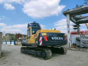 Excavatrice Volvo EC210 d'origine chinoise, modèle 2016, 21 tonnes, godet de 0,92 m, 0-2000 heures, occasion, avec pompe, moteur, boîte de vitesses, PLC et système vidéo, à vendre - Product Image 3