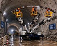 Chariot d'installation d'arches : levage hydraulique, étaisement robuste et érection rapide pour l'archéfaction de tunnels et le boulonnage des roches.