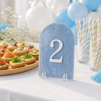 Numéros de table de mariage en forme d'arche givrée avec supports panneaux en acrylique et supports, parfaits pour la décoration