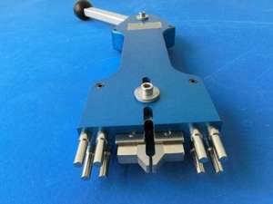 Machine <span class=keywords><strong>de</strong></span> découpe <span class=keywords><strong>de</strong></span> matrices 23,8 mm 2pt3pt pour la fabrication <span class=keywords><strong>de</strong></span> matrices, avec extracteur <span class=keywords><strong>de</strong></span> règles et extracteur <span class=keywords><strong>de</strong></span> matrices - Product Image 6