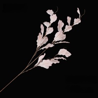 Fleurs artificielles, plantes artificielles, coquillages, feuilles, algues, décoration intérieure, décoration d'hôtel, photographie et décoration