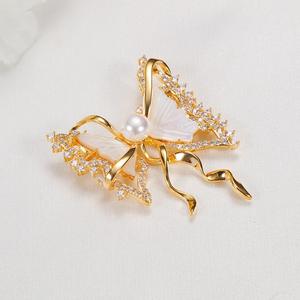 Broche de luxe en perles d'eau douce papillon haut de gamme, anti-éblouissement, simple, avec motif numérique - Product Image 2