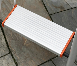 Échelle en aluminium avec marchepieds pour la peinture intérieure, la cuisine et l'usage domestique quotidien - Product Image 3