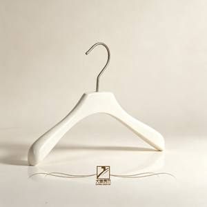 Cintre Basique Léger en <span class=keywords><strong>Bois</strong></span> Massif <span class=keywords><strong>Blanc</strong></span> pour Présentation de Vêtements, Idéal pour les Vêtements d'Enfants - Product Image 2