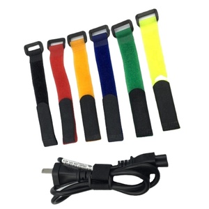 Correa elástica de nailon negra y blanca con gancho y bucle para sujetar cables, de 1 pulgada, personalizada para gestión de cables en oficinas. - Product Image 1
