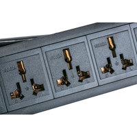 Multiprise universelle 8 voies avec protection contre les surtensions, 1U, montage en rack 19 pouces, boîtier en aluminium noir, 16A pour armoire serveur