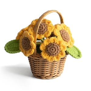 ตะกร้าถักมือรูปดอกทานตะวันขนาดเล็ก งานแฮนด์เมด ตกแต่งด้วยไหมพรมเลียนแบบดอกทานตะวัน เหมาะสำหรับตกแต่ง แจกเป็นของขวัญในเทศกาล หรือวางขายในแผงลอย - Product Image 5