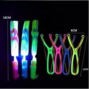 بيع بالجملة ألعاب مضيئة بإضاءة ليد خارجية مقلاع مضيء بضوء أزرق أحمر قاذفة صواريخ هليكوبتر مرنة - Product Image 6