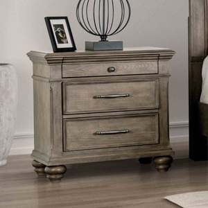 Comodino con Cassetti in Finitura Quercia Invecchiata, Arredamento per Camera da Letto in Stile Transizionale - Product Image 1