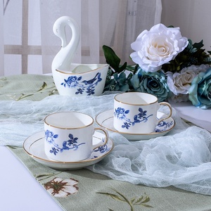 Service de table en céramique de luxe européen de 60 pièces, logo personnalisable, vente en gros de porcelaine avec boîte cadeau - Product Image 4