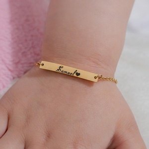 Позолоченный персонализированный браслет с именем ребенка, ювелирные изделия из нержавеющей стали, регулируемые детские браслеты с гравировкой на заказ, детский браслет с Шармами - Product Image 3
