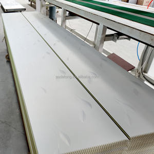 Moderno 250*7MM <span class=keywords><strong>PVC</strong></span> Satin Sky White Tejas <span class=keywords><strong>de</strong></span> techo <span class=keywords><strong>de</strong></span> Honduras Panel <span class=keywords><strong>de</strong></span> <span class=keywords><strong>PVC</strong></span> ignífugo para techo para hospitales y apartamentos - Product Image 3