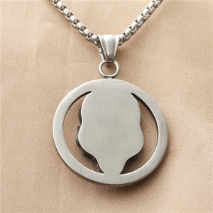 Collar de Hombre de Acero Inoxidable con Colgante de Calavera Flameada, Diseño Geométrico Retro 190144 - Product Image 2