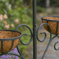 Support de pot de fleurs solaire à 3 paniers avec cadre en fer courbé, finition thermolaquée, paniers en fibre de coco, décoration de jardin, patio, cour