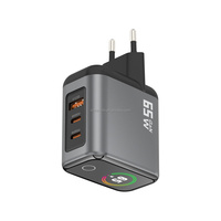 Station de charge rapide de bureau GaN 65W à 3 ports, 2 USB C, 1 USB A avec affichage numérique de la tension et de la puissance pour plusieurs appareils numériques