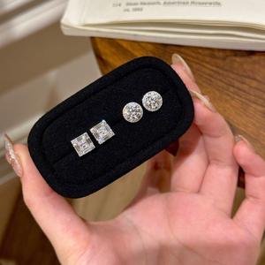 Pendientes de Plata de Ley S925 con Diamantes Clásicos, Diseño de Princesa con Diamantes Cuadrados, Lujosos y Elegantes - Product Image 1