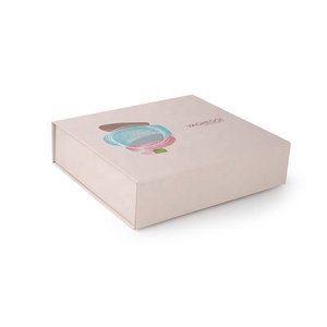 Cajas de regalo de Navidad magnéticas con acabado mate, cartón rígido plegable para regalo, artesanía en relieve UV, laminación mate de alimentos industriales - Product Image 4