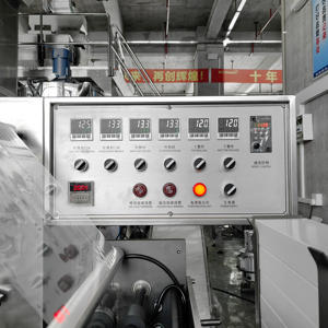 <span class=keywords><strong>Machine</strong></span> d'emballage automatique de <span class=keywords><strong>cellophane</strong></span> pour boîte à thé <span class=keywords><strong>Machine</strong></span> d'emballage de boîte de parfum - Product Image 4