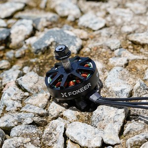 Foxeer <span class=keywords><strong>Black</strong></span> <span class=keywords><strong>Hornet</strong></span> 2806,5 1350KV FPV Motor Uso para Fpv Rc Drones Motor sin escobillas - Product Image 3