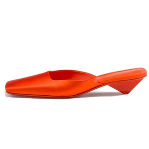 Chaussons en soie douce pour femmes, talons bas triangulaires, style français, sandales à bout carré, couleurs personnalisées, chaussures élégantes d'été - Product Image 6