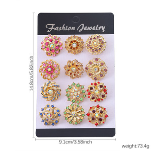 Muslim Fashion Card-Packaged Alloy Rhinestone Flower Shape Gold Plated Brooches Engagement <b>Wedding</b> Party Gifts Wholesale - Product Image 4