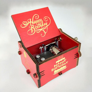 Regali per innamorati, fidanzati, fidanzate, mariti, mogli: Carillon in legno antico inciso a manovella, che non può che far innamorare. - Product Image 5