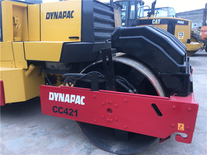 รถบดอัดแอสฟัลต์แบบสั่นสะเทือนสองลูกกลิ้ง Dynapac CC421 รุ่นดั้งเดิมของสวีเดน ใช้สำหรับการบดอัดแอสฟัลต์ การก่อสร้างทางหลวง และการซ่อมแซมถนน - Product Image 4