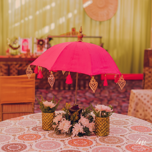 ร่มโต๊ะกำมะหยี่หลากสีพร้อมขาตั้งสำหรับจัดงานแต่งงานร่มกันแดดอินเดีย haldi, metindi, ตกแต่งงาน - Product Image 1