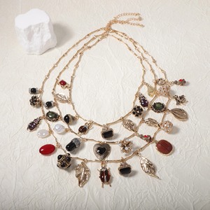 Nouveau collier ras du cou en alliage plaqué argent de haute qualité avec chaîne à maillons en strass en acrylique transparent en forme de coeur pour les anniversaires - Product Image 6