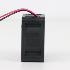 Ventilateur axial de refroidissement pour armoire et onduleur SUNON MF40201VX-1000C-A99 40x40x20mm 12VDC 0.076A 1.06W 8600RPM 11.0CFM - Product Image 3