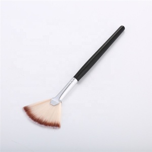 Nouveauté 2026 Pinceaux éventail pour le visage, outils de maquillage avec manche, applicateurs pour gels faciaux à l'acide et à l'argile, pinceaux éventail de beauté et <span class=keywords><strong>spa</strong></span> pour le visage - Product Image 2
