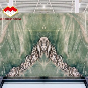 Panel de pared de losa de cuarcita verde de lujo con forma de diamante retroiluminado, chapa de piedra de cuarcita brasileña verde bosque - Product Image 3