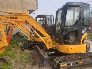 Mini-excavatrice Komatsu PC35MR fabriquée au Japon |   Excavatrice hydraulique d'occasion de 3,5 tonnes |   Accessoire de pince pour machines de construction d'occasion - Product Image 2