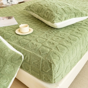 Toptan Yeni Tasarım Nefes Alabilen Yumuşak Peluş Kışlık Yatak Örtüsü Çarşaf Koruyucu Sade Stil Yatak Paspası - Product Image 6