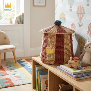 Cesta de mimbre natural con lindas rayas de jacinto de agua, hecha en Vietnam, que incentra a los niños a mantener sus habitaciones limpias. - Product Image 4