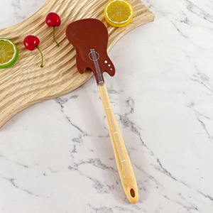 En stock <span class=keywords><strong>Grattoir</strong></span> en silicone créatif monobloc, <span class=keywords><strong>grattoir</strong></span> en forme <span class=keywords><strong>de</strong></span> <span class=keywords><strong>guitare</strong></span>, outil <span class=keywords><strong>de</strong></span> cuisson créatif - Product Image 5