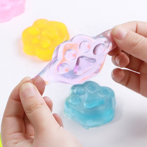 Juguetes Blandos de Mochi con Forma de Patas de Gato de Cristal de Diamante Needoh, Mini Juguetes Kawaii para Apretar, Venta al por Mayor - Product Image 5
