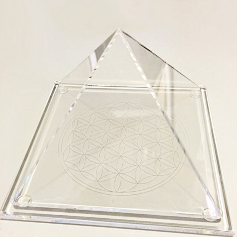 SEIKO ピラミッド型クリアボイス 音声で時刻をお知らせする電波クロック 「 ピラミッドトーク 」を新