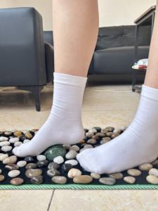 <span class=keywords><strong>Tapis</strong></span> <span class=keywords><strong>de</strong></span> <span class=keywords><strong>massage</strong></span> des pieds en pierre <span class=keywords><strong>de</strong></span> pluie naturelle, <span class=keywords><strong>tapis</strong></span> <span class=keywords><strong>de</strong></span> <span class=keywords><strong>massage</strong></span> des pieds en galets, <span class=keywords><strong>tapis</strong></span> <span class=keywords><strong>de</strong></span> marche pour la thérapie des points d'acupuncture des pieds - Product Image 4