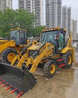 Chargeuse sur pneus JCB 3CX d'occasion de 8 tonnes avec moteur importé, idéale pour le travail intensif, et pelle rétrocaveuse JCB performante