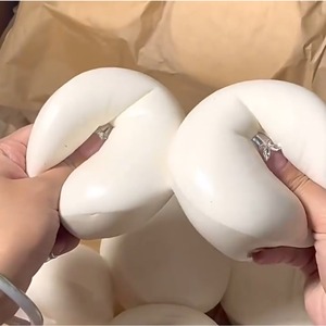 Juguete de Peluche Suave con Forma de Pastel de Yogur, Juguete Antiestrés de Compresión Lenta, Juguete Sensorial Relajante, Regalo para Niños y Adultos - Product Image 6