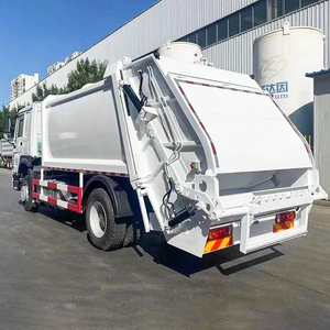 Camion à ordures compacteur hydraulique HOWO 4x2, capacité de 12 mètres cubes, camion de collecte et d'élimination des déchets à vendre - Product Image 5