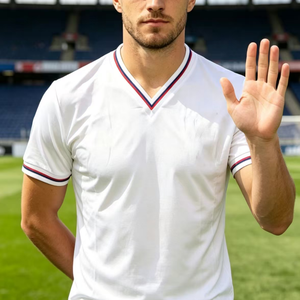 Les supporters britanniques adorent les maillots – Maillot de supporter de Pologne personnalisé 2025 – Mon pays, ma religion – Maillot de football de haute qualité – Uniforme Démon Rouge - Product Image 2