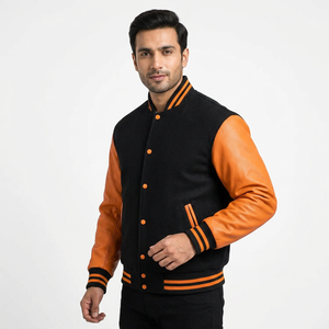 Nouvelles vestes universitaires personnalisées en gros 2024 avec logo, couleur noire, manches en cuir orange - Product Image 1