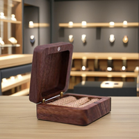 Boîte à bague en bois de noyer de luxe DOER X8 avec logo gravé personnalisé, 5,3x5,4x2,5 cm, emballage cadeau pour bijoux de fiançailles et de mariage